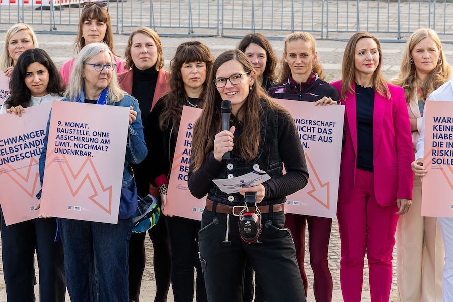 2026-10-06_Mutterschutz-fuer-Alle_Presseaktion_0034
